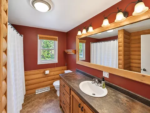Bath - 5688 Fairview Rd, Baxter, MN 56425 photo 3 of 7