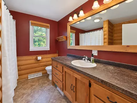 Bath - 5688 Fairview Rd, Baxter, MN 56425 photo 4 of 7