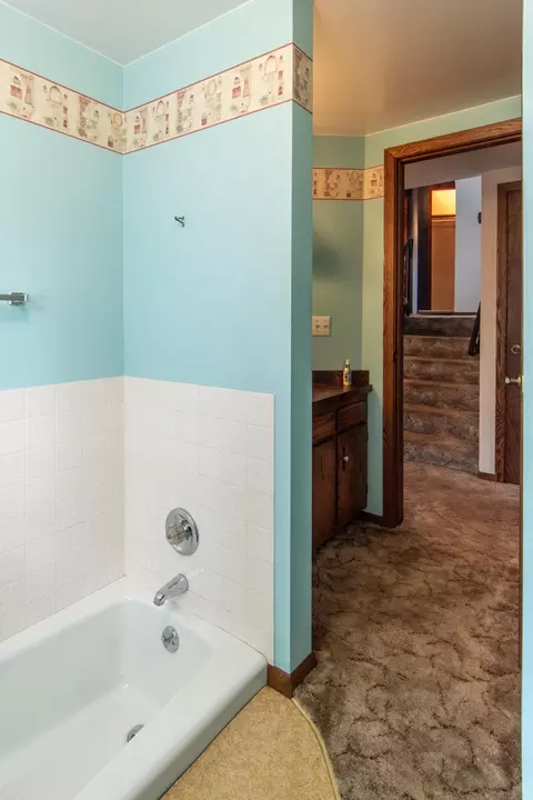 Bath - 13567 Maplewood Dr, Baxter, MN 56425 photo 4 of 7