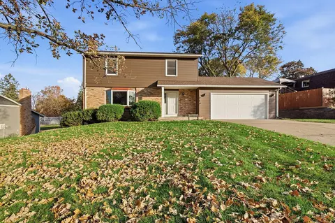 710 Windemere Dr, Plymouth, MN 55441