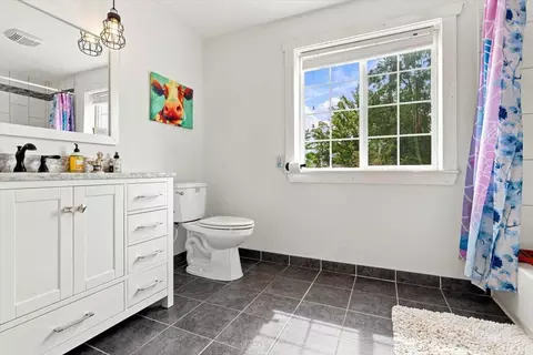 Bath - 525 Maple Ave E, Mora, MN 55051 photo 3 of 4