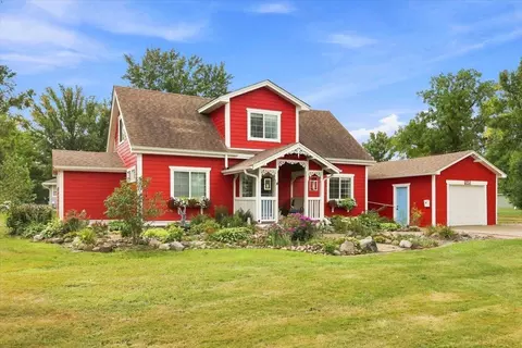 Exterior - 525 Maple Ave E, Mora, MN 55051 photo 3 of 5
