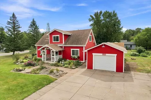Exterior - 525 Maple Ave E, Mora, MN 55051 photo 4 of 5