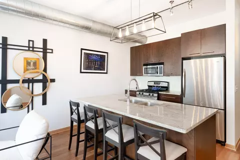 1211 Lagoon Ave #305, Minneapolis, MN 55408