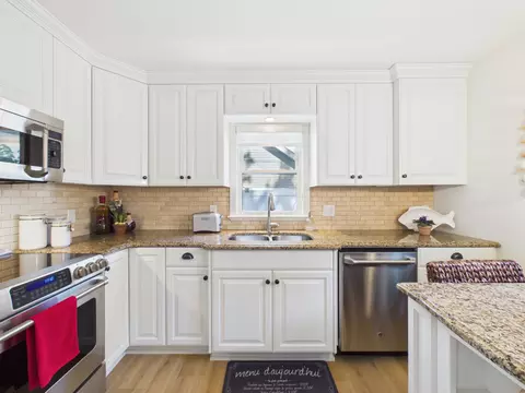 Kitchen - 32805 Spunk Tree Cir, Avon, MN 56310 photo 3 of 7