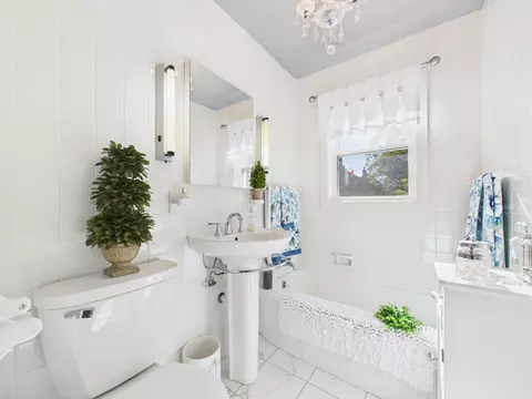Bath - 32805 Spunk Tree Cir, Avon, MN 56310 photo 1 of 3