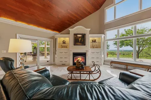 Living - 32592 Juniper Rd, Chatfield, MN 55923 photo 2 of 3