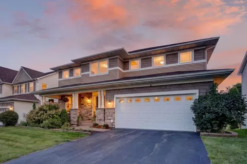 15211 Plumstone Dr, Eden Prairie, MN 55347