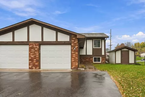 325 High Ridge Rd, River Falls, WI 54022