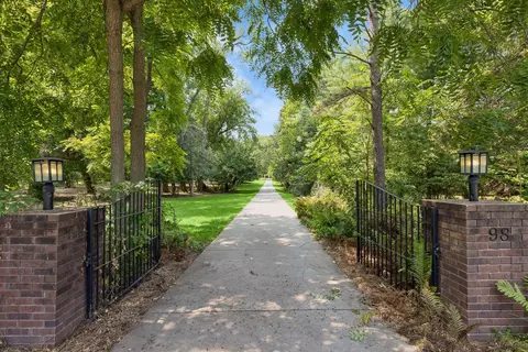 98 Quality Ave N, Lakeland, MN 55043