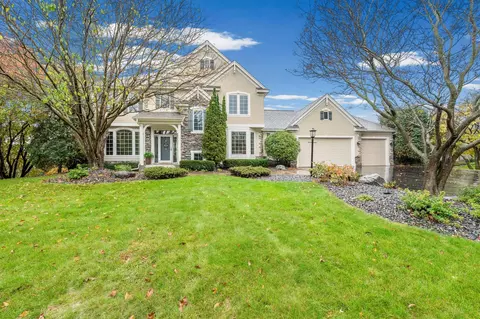 3749 Fairway Dr, Woodbury, MN 55125