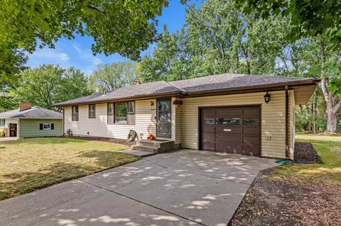 2439 53rd St E, Inver Grove Heights, MN 55076