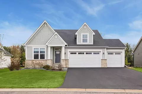 1114 Mehegan Ln, Vadnais Heights, MN 55127