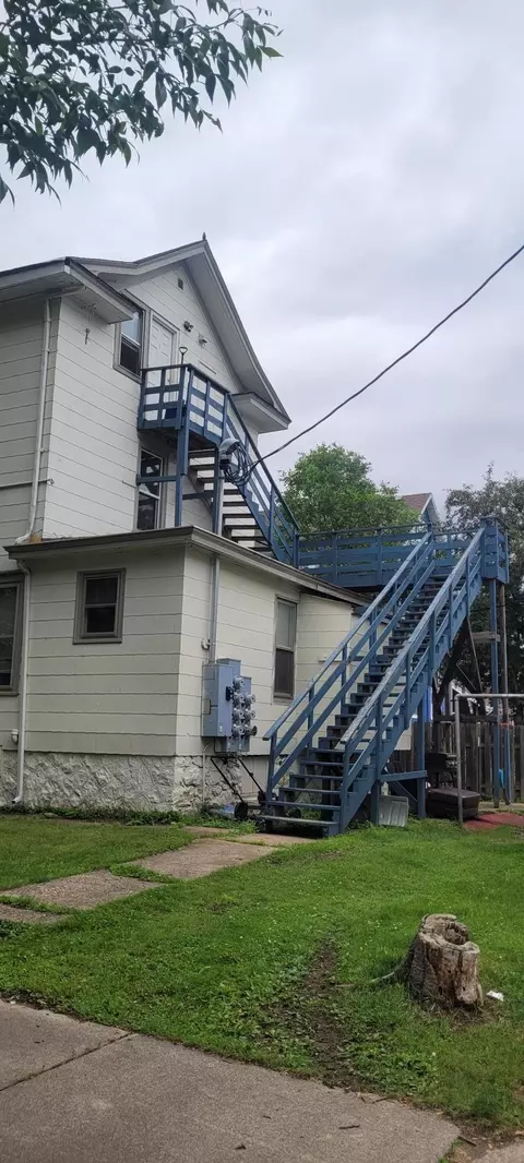 Exterior - 2126 3rd Ave E, Hibbing, MN 55746 photo 2 of 4
