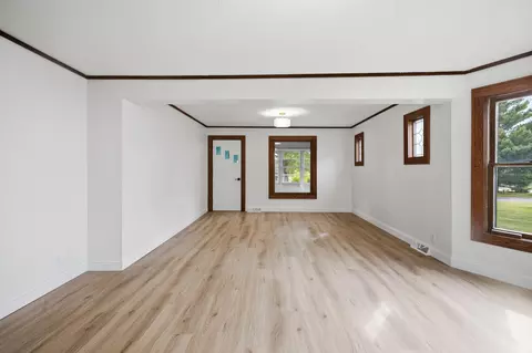 Living - 511 8th St NE, Staples, MN 56479 photo 3 of 4