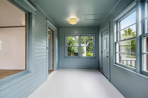 Entry Way - 511 8th St NE, Staples, MN 56479 photo 2 of 8