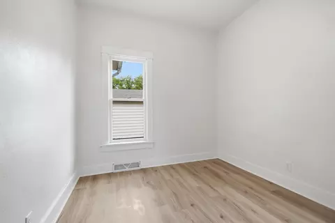 Bedroom - 511 8th St NE, Staples, MN 56479 photo 4 of 11