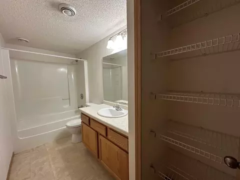 Bath - 6060 Bennett Ct S, Fargo, ND 58104 photo 3 of 3