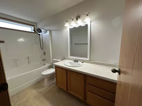 Bath - 6060 Bennett Ct S, Fargo, ND 58104 photo 1 of 3
