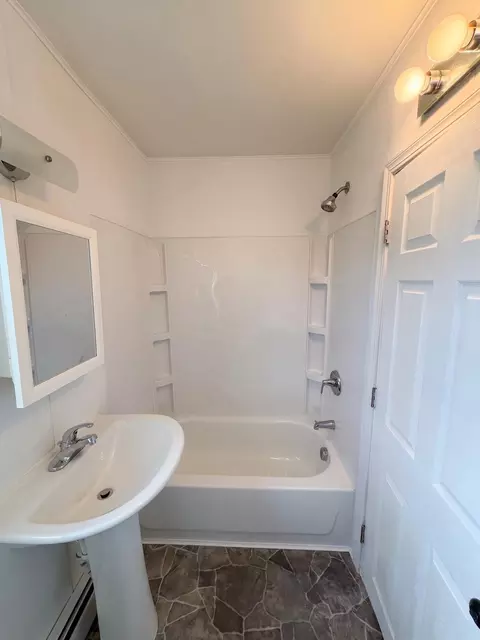 Bath - 114 3rd Ave NE, Brainerd, MN 56401 photo 2 of 2