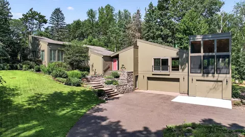 15 Nord Circle Rd, North Oaks, MN 55127