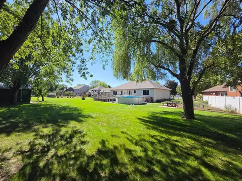 Exterior - 1816 Case Ln, Saint Cloud, MN 56303 photo 5 of 8