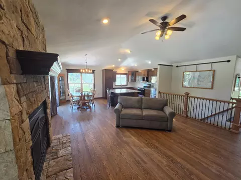 Living - 1816 Case Ln, Saint Cloud, MN 56303 photo 1 of 8