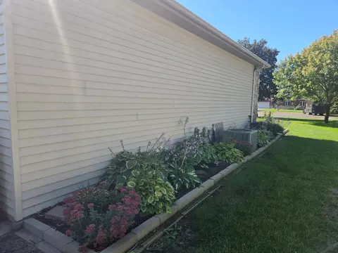 Exterior - 1816 Case Ln, Saint Cloud, MN 56303 photo 6 of 8