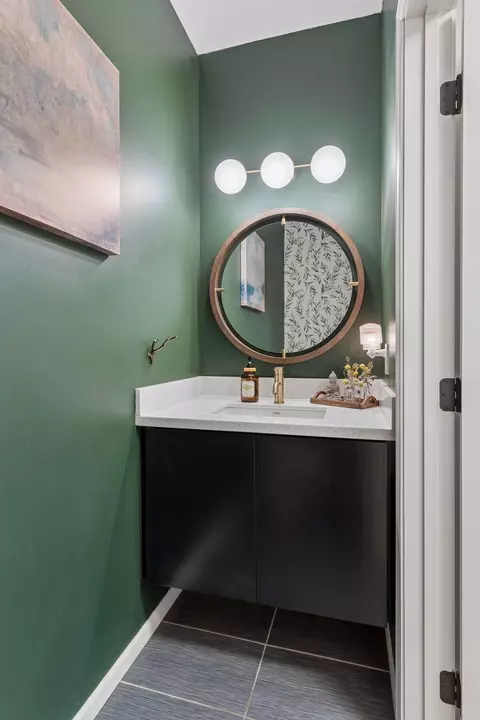 Bath - 724 E 25th St, Minneapolis, MN 55404 photo 1 of 3