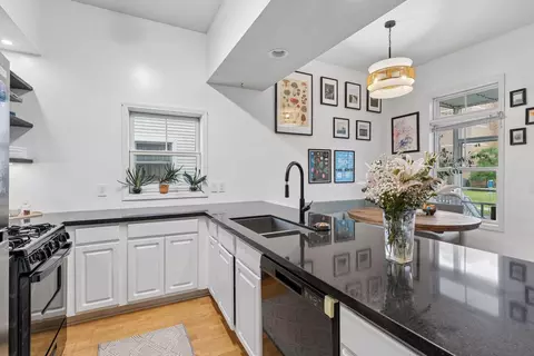 Kitchen - 724 E 25th St, Minneapolis, MN 55404 photo 2 of 4