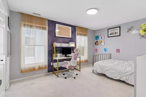 Bedroom - 724 E 25th St, Minneapolis, MN 55404 photo 4 of 5