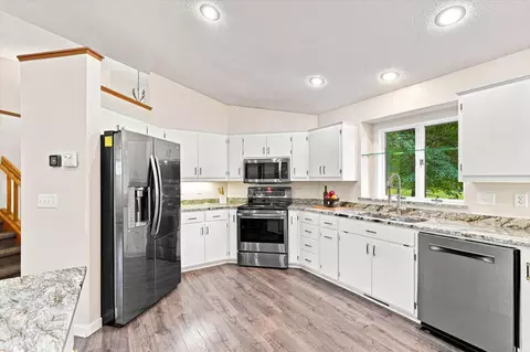 Kitchen - 2608 Edgewood Cir, Saint Cloud, MN 56301 photo 2 of 4