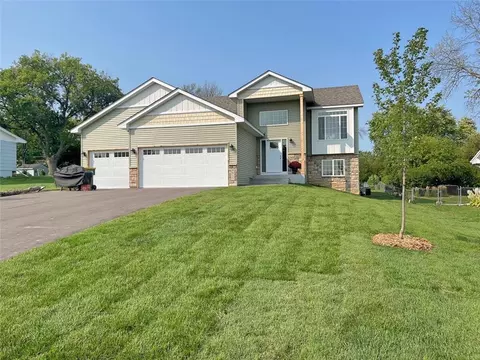 17 Nn Eugene St, White Bear Lake, MN 55110
