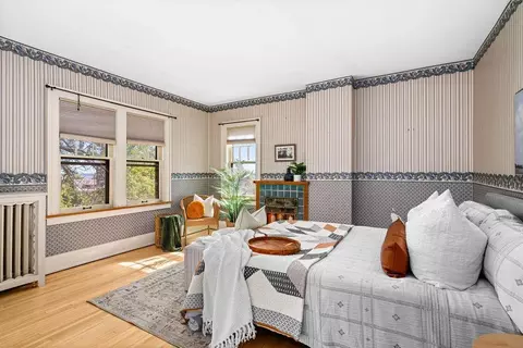 Bedroom - 2327 E 4th St, Duluth, MN 55812 photo 1 of 11