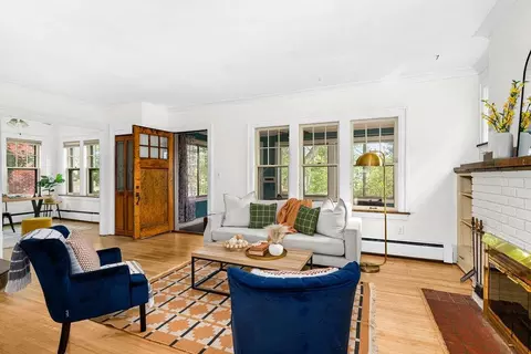 Living - 2327 E 4th St, Duluth, MN 55812 photo 2 of 2