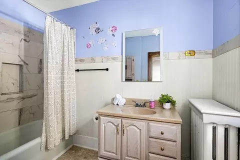 Bath - 2327 E 4th St, Duluth, MN 55812 photo 1 of 1
