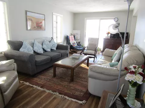 Living - 1333 Walnut St, Dawson, MN 56232 photo 2 of 3