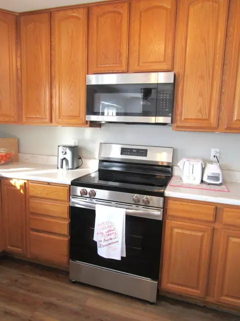Kitchen - 1333 Walnut St, Dawson, MN 56232 photo 6 of 7