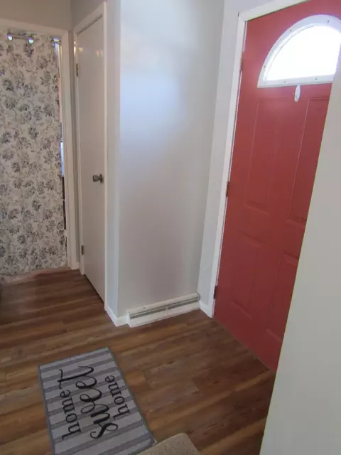 Entry Way - 1333 Walnut St, Dawson, MN 56232 photo 4 of 5