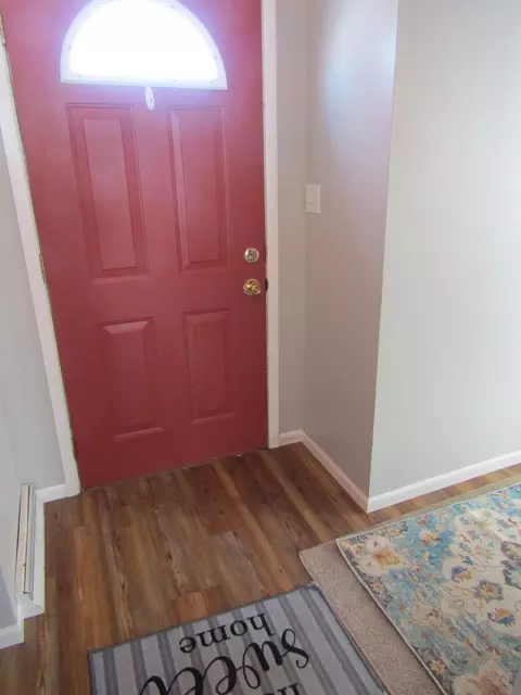Entry Way - 1333 Walnut St, Dawson, MN 56232 photo 1 of 5