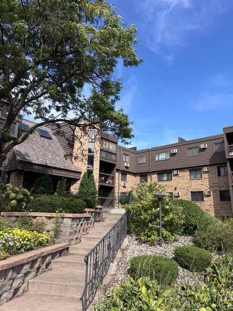 999 41st Ave NE #302, Columbia Heights, MN 55421