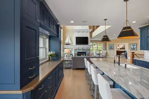 Kitchen - 854 Beach Rd, Waconia, MN 55387 photo 3 of 9