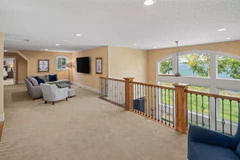 Entry Way - 854 Beach Rd, Waconia, MN 55387 photo 6 of 10