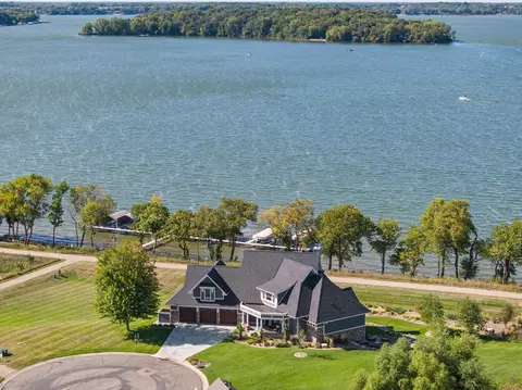 854 Beach Rd, Waconia, MN 55387
