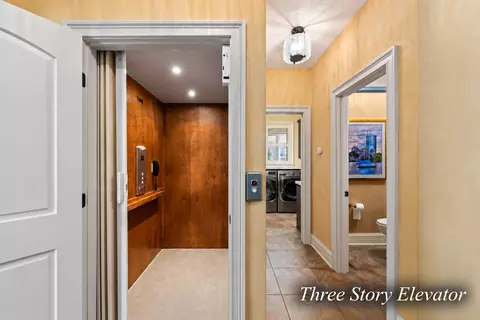 Entry Way - 854 Beach Rd, Waconia, MN 55387 photo 3 of 10