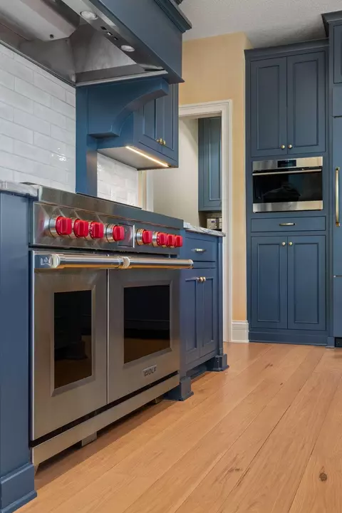 Kitchen - 854 Beach Rd, Waconia, MN 55387 photo 8 of 9
