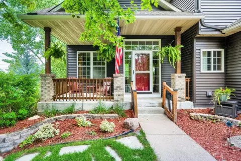 924 36th St W, Hastings, MN 55033