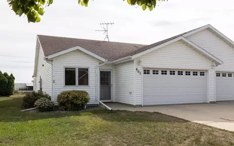 807 Morningside Dr, Casselton, ND 58012
