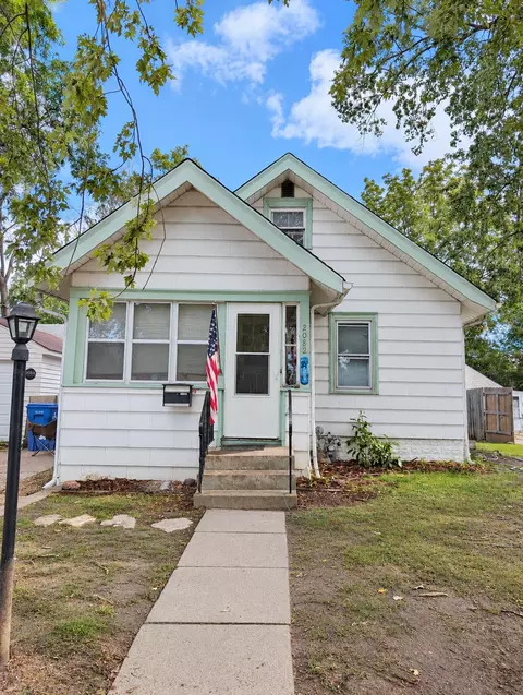 2082 Manitou Ave, Saint Paul, MN 55119