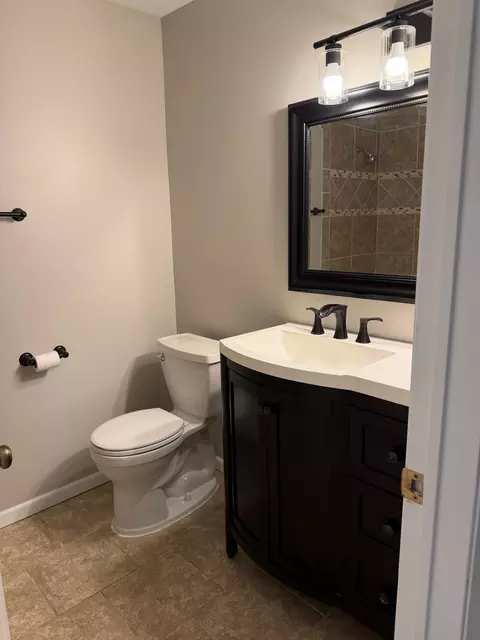 Bath - 4615 Parkridge Dr, Eagan, MN 55123 photo 1 of 5